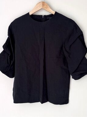 COS | Puffy Sleeve Seersucker Cotton Blouse in Black | Size 4